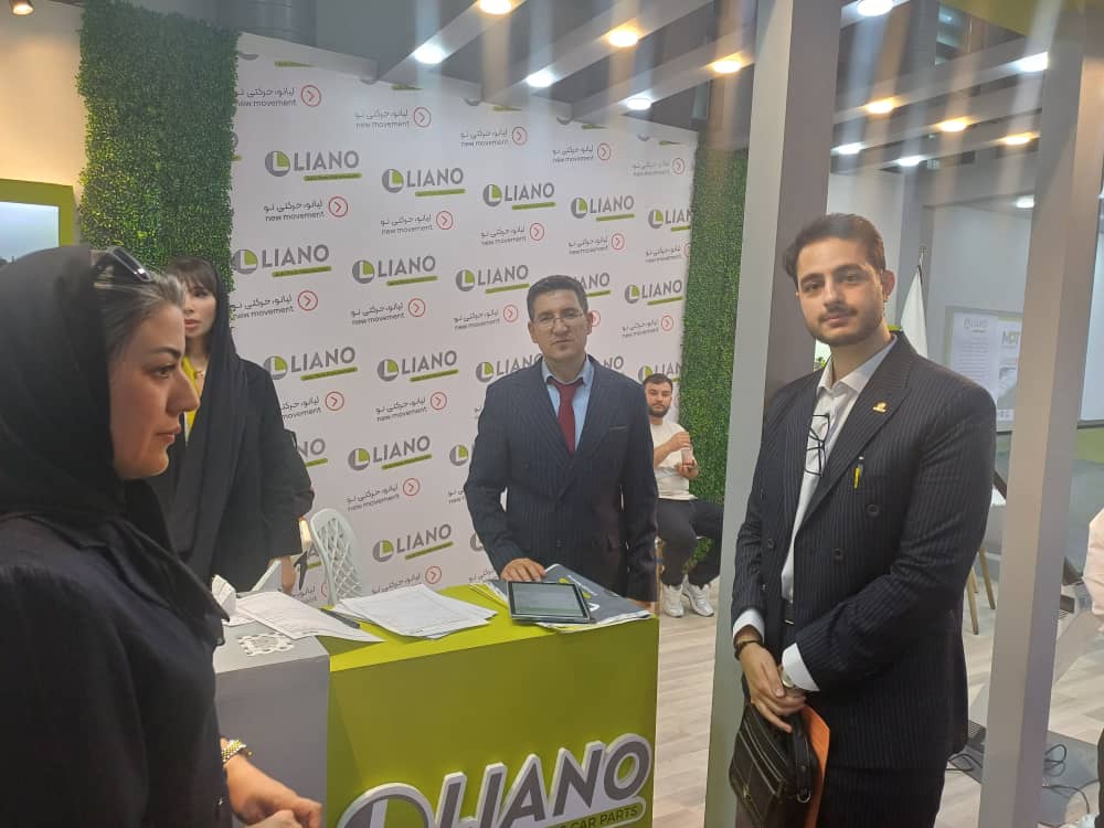 حضور تیم صنعتیار ایران در غرفه شرکت مارپیچ پرشین تبریز