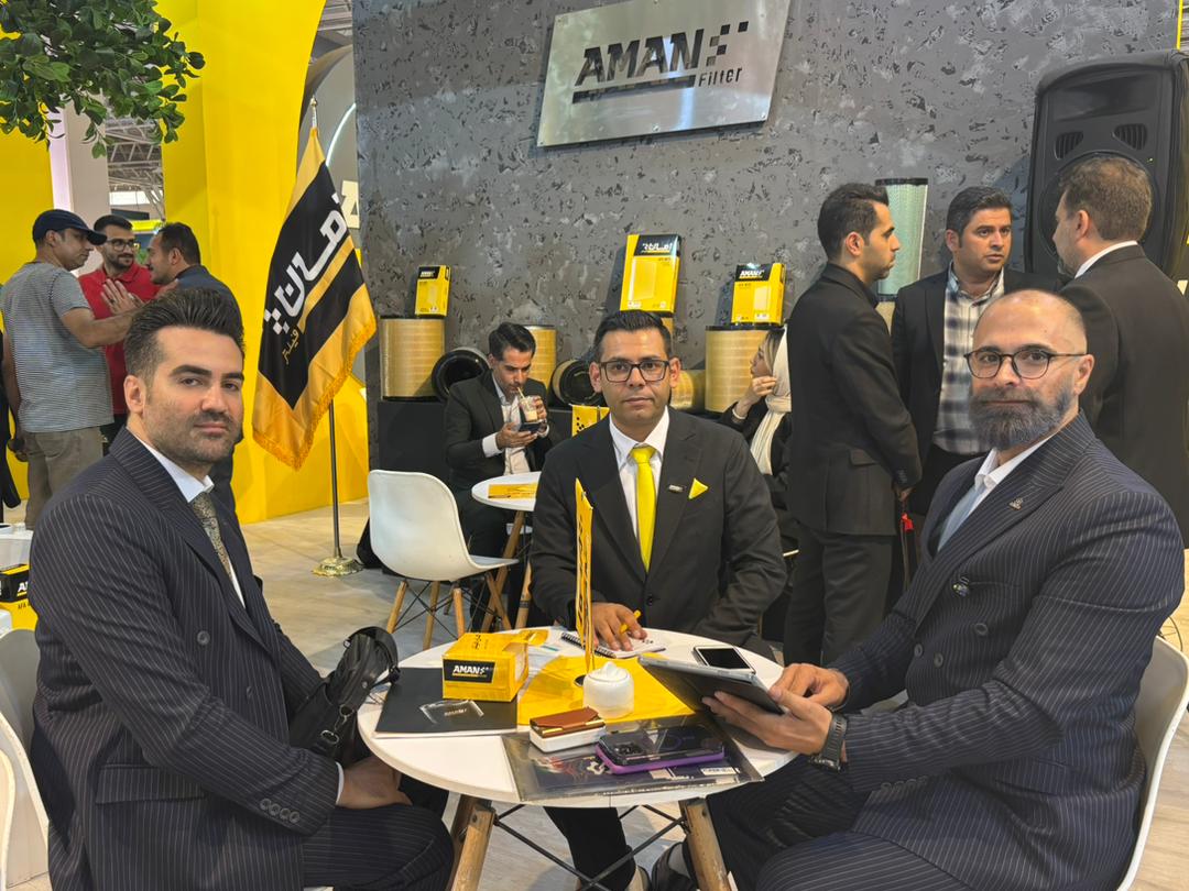 حضور تیم فروش صنعت یار در غرفه شرکت امان فیلتر