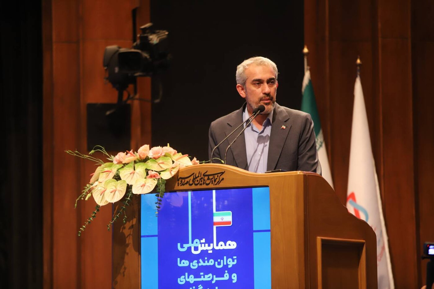 طرح تحول مناطق آزاد توسط دبیرخانه شورایعالی تدوین شده است/ تمرکز ما بر تخصصی کردن مناطق آزاد است